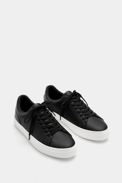 Basic Contrast Trainers - Black & White