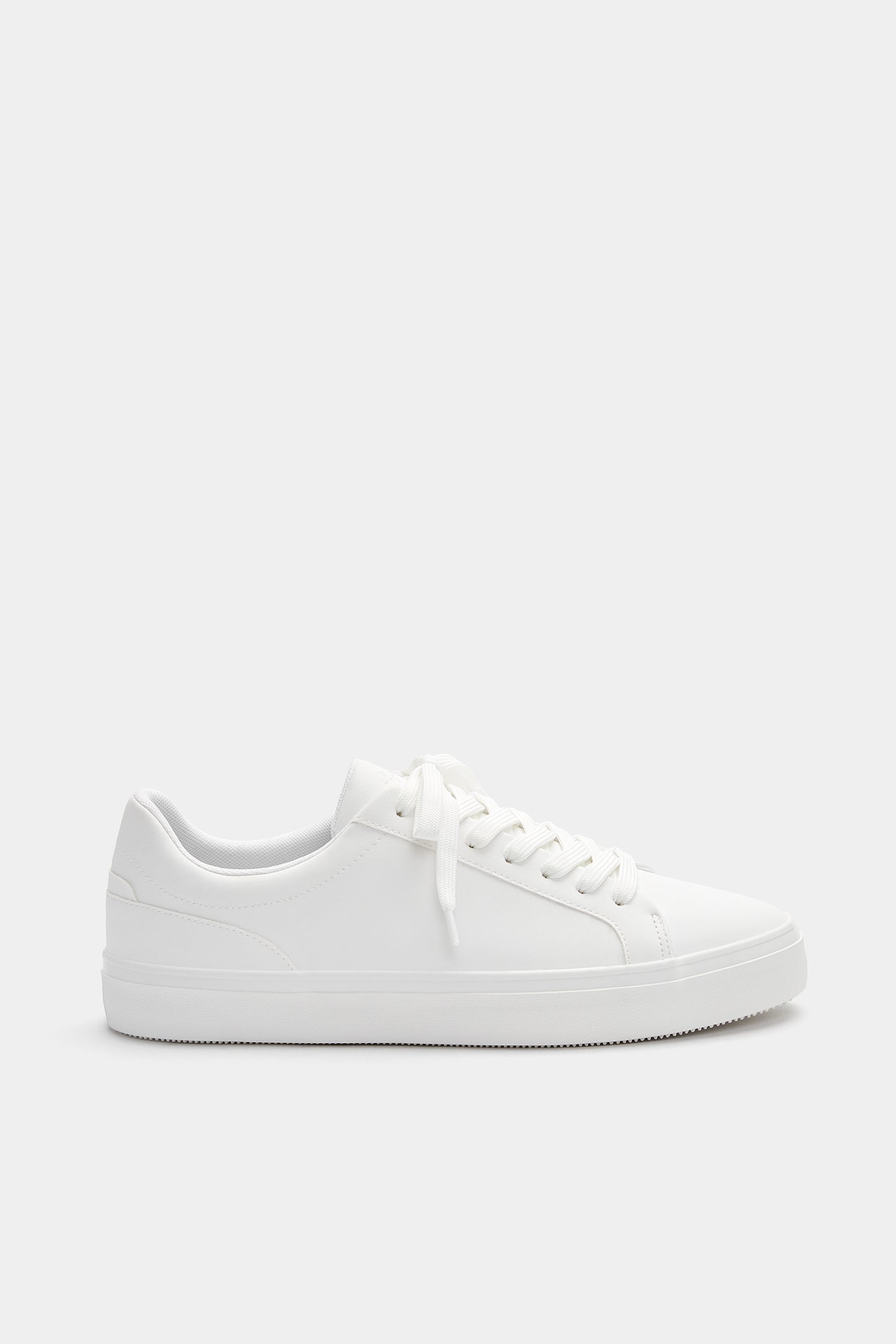 Basic Contrast Trainers - White