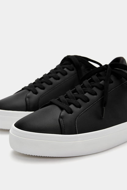 Basic Contrast Trainers - Black & White